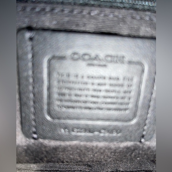 COACH LARGE SHOULDER/CROSSBODY - Picture 6 of 6